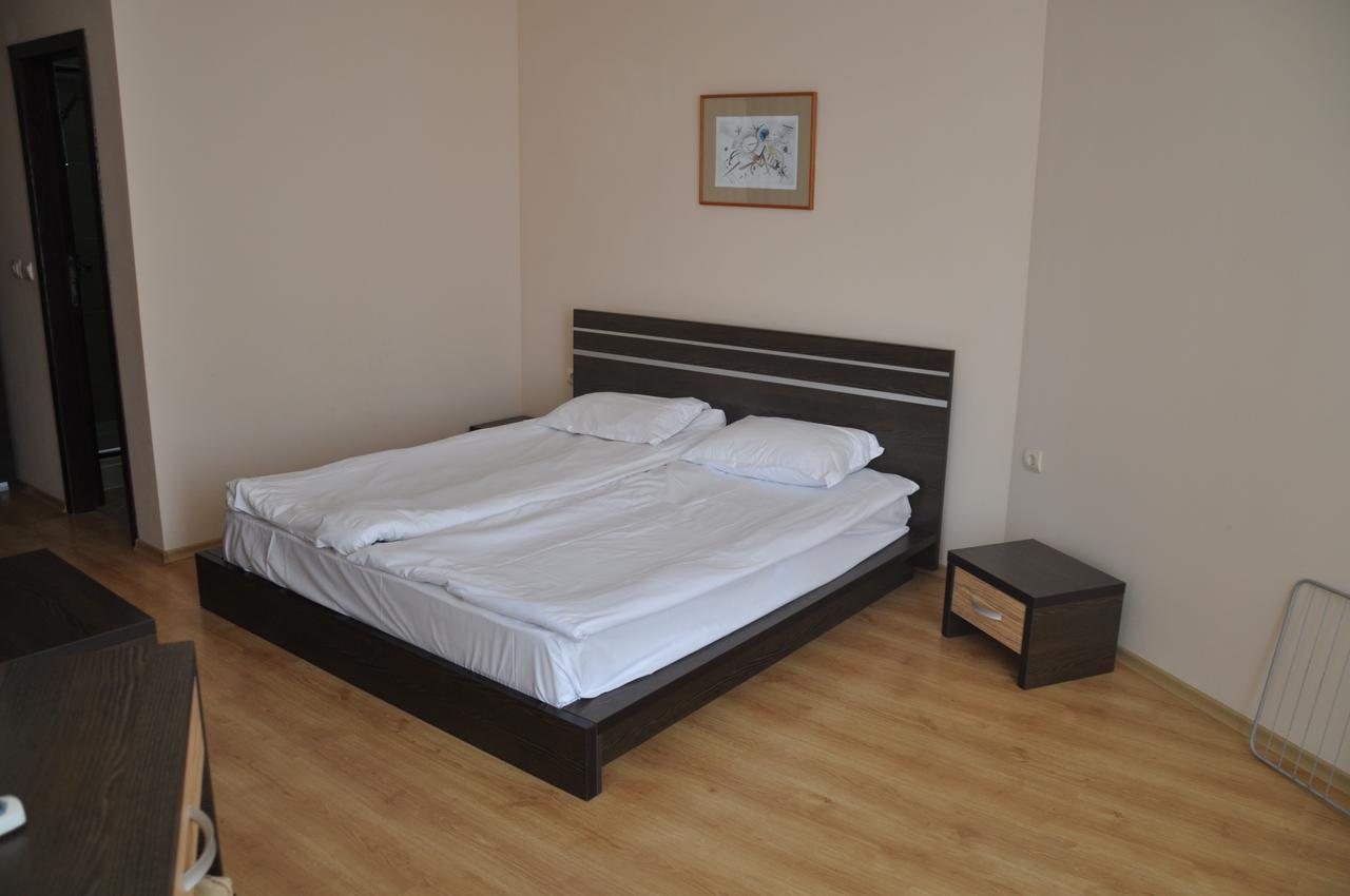 Luxor Apartments Pomorie Exterior photo
